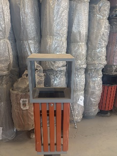 سلة نفايات خشب بلاستيك مفرد + ستيل مجلفن مدهون  المقاس  95*42*45 cm